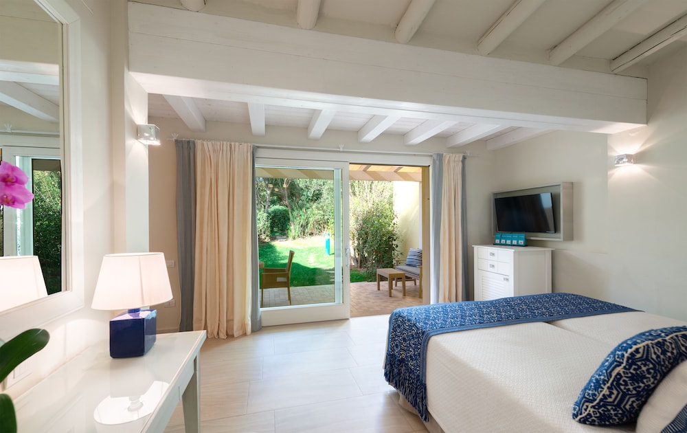 DELUXE, BUNGALOW