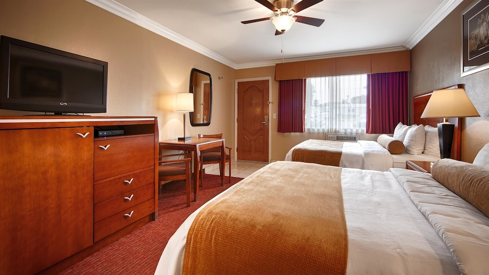 Best Western Tradewinds 16/48