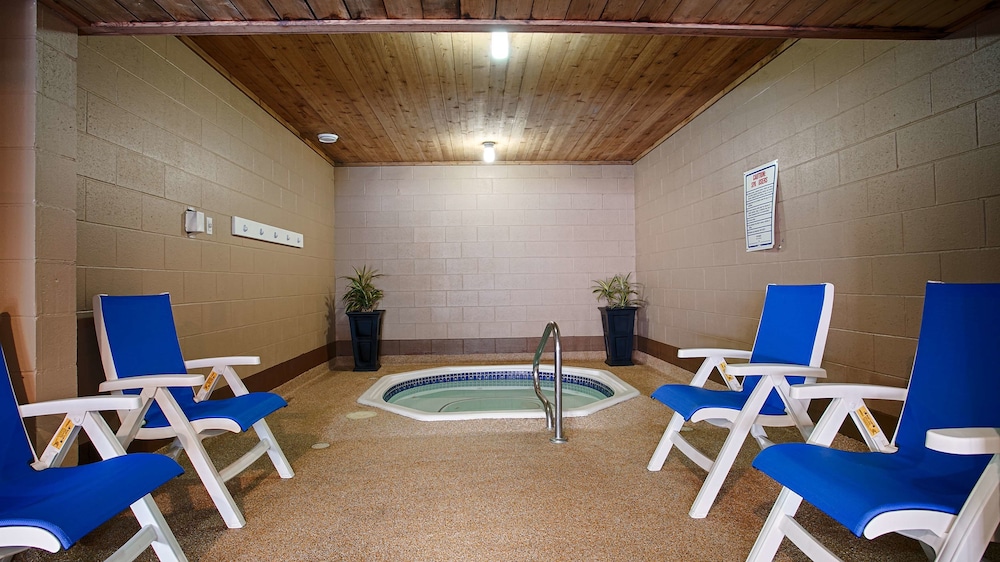 Surestay Plus Hotel By Best Western Salmon Arm 24/32