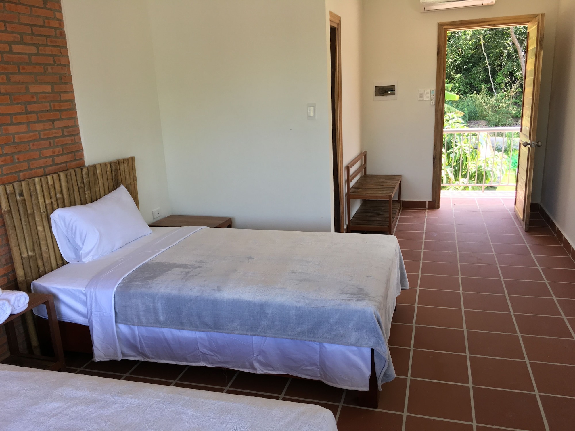 ROOM, TWIN BEDS, BALCONY