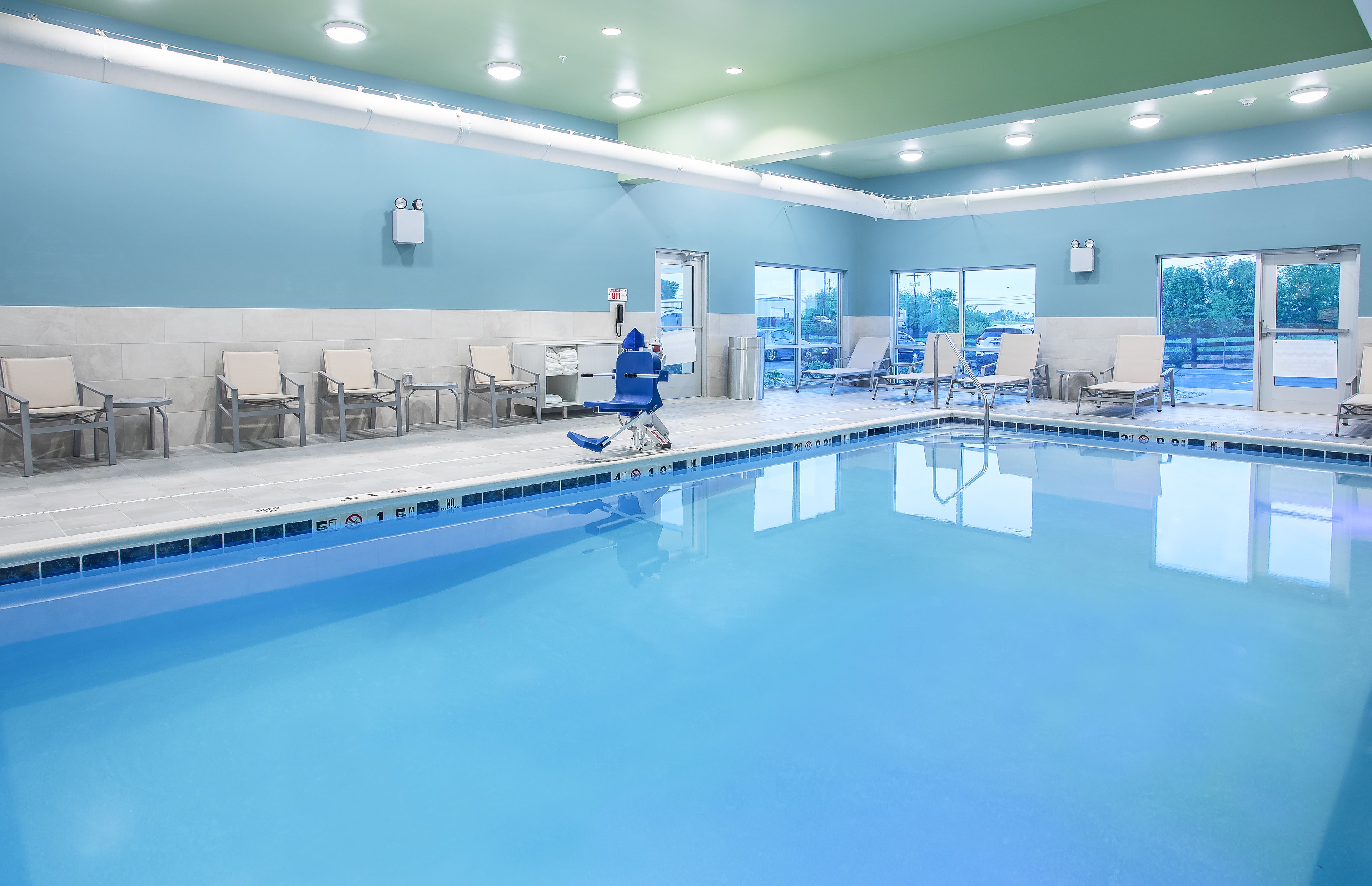 Holiday Inn Express & Suites Lexington W - Versailles 40/70