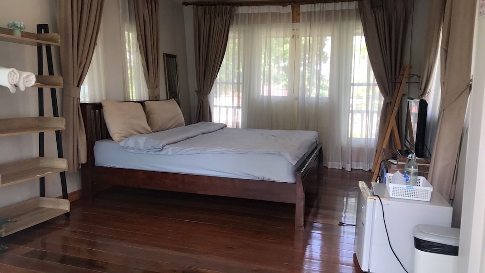 Thai, Mini, Suite, King Bed