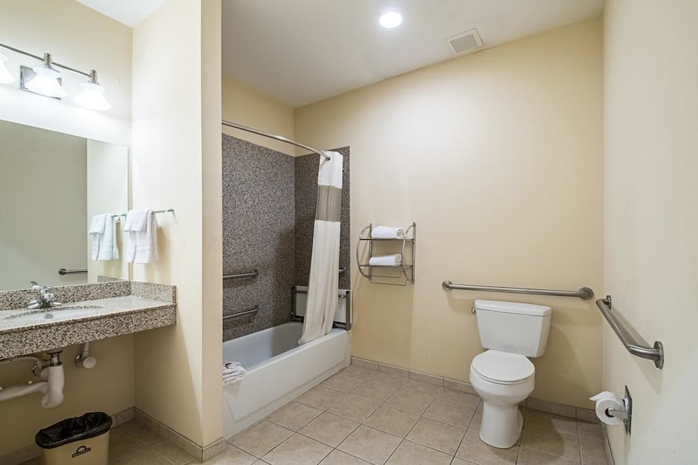 Days Inn by Wyndham Copperas Cove 52/53