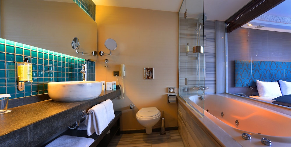 Pera Tulip Hotel 47/65