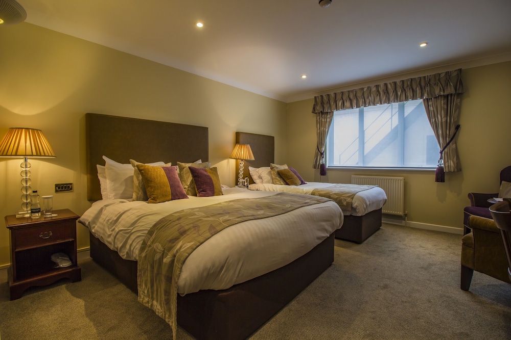Best Western the Three Swans Hotel 11/69