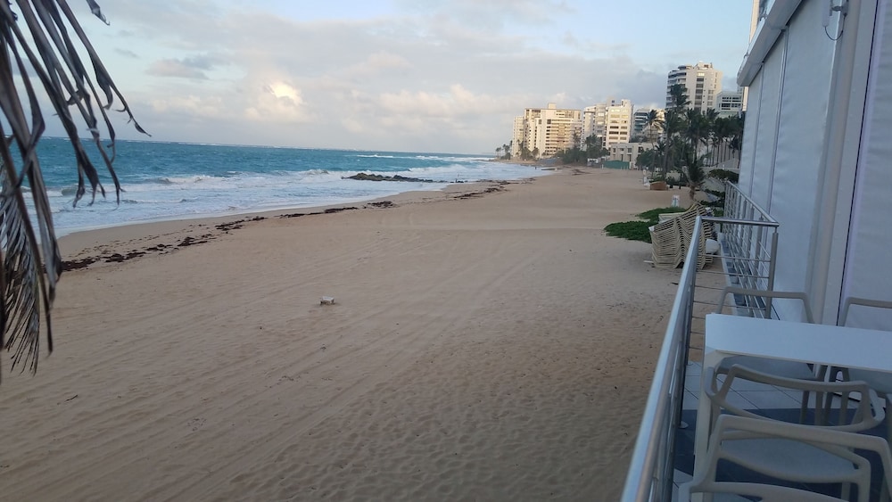 The Tryst Beachfront Hotel 45/50