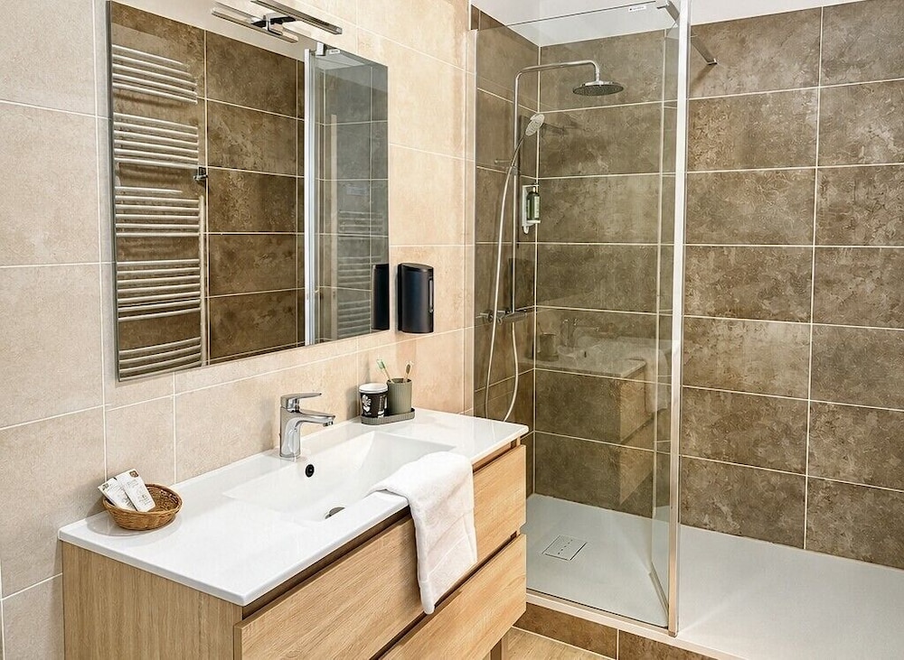 HOTEL LE LION D'OR 48/50