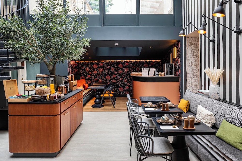 Hiro Hotel 43/52