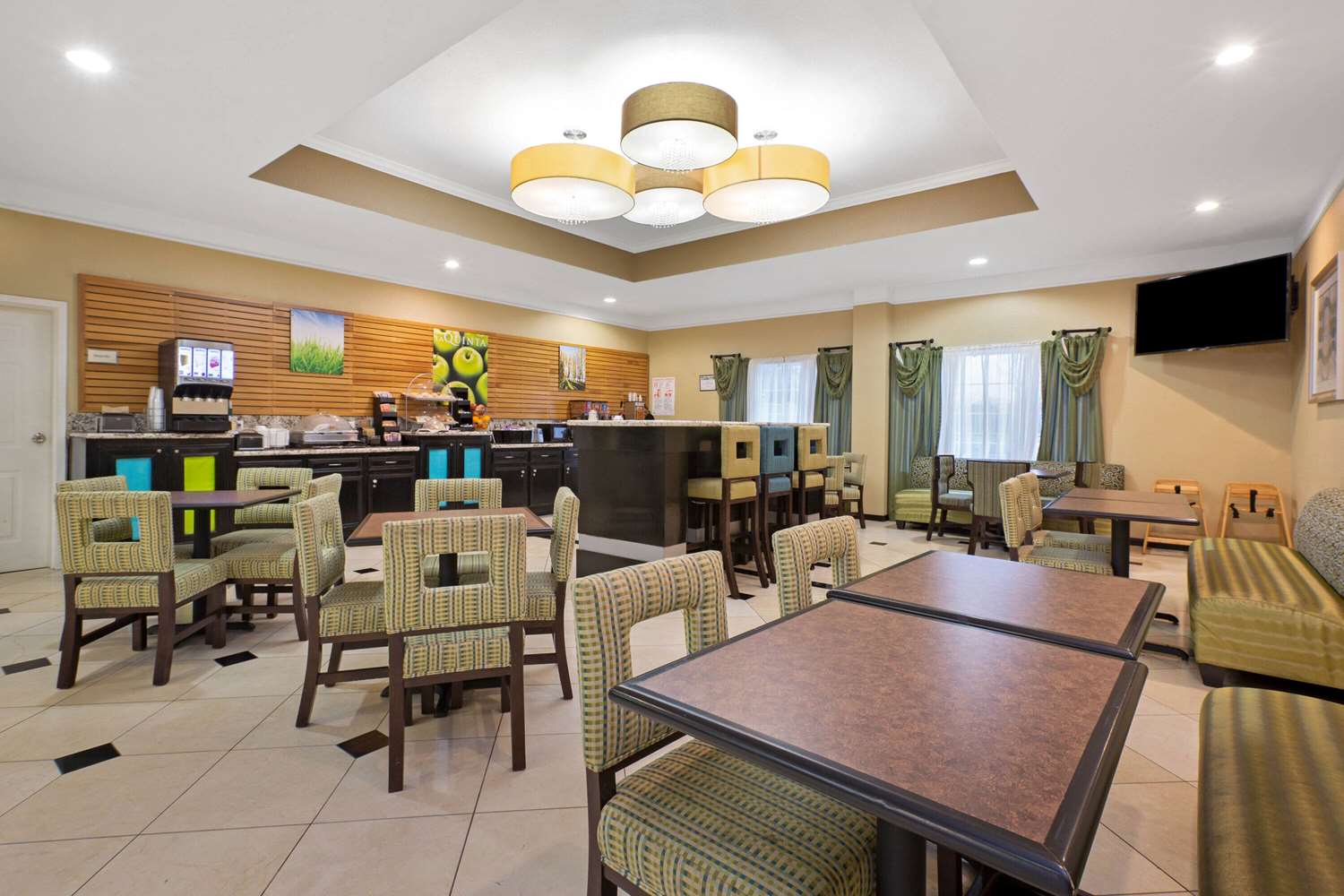 restaurant cafeteria