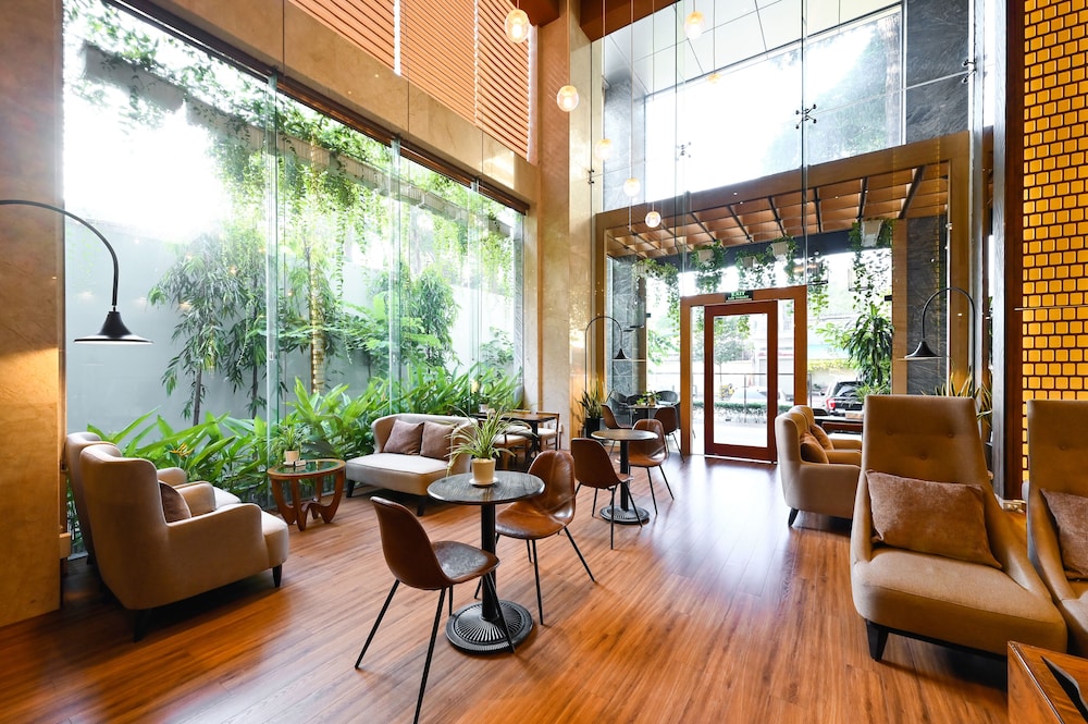 Muong Thanh Grand Saigon Centre Hotel 61/71
