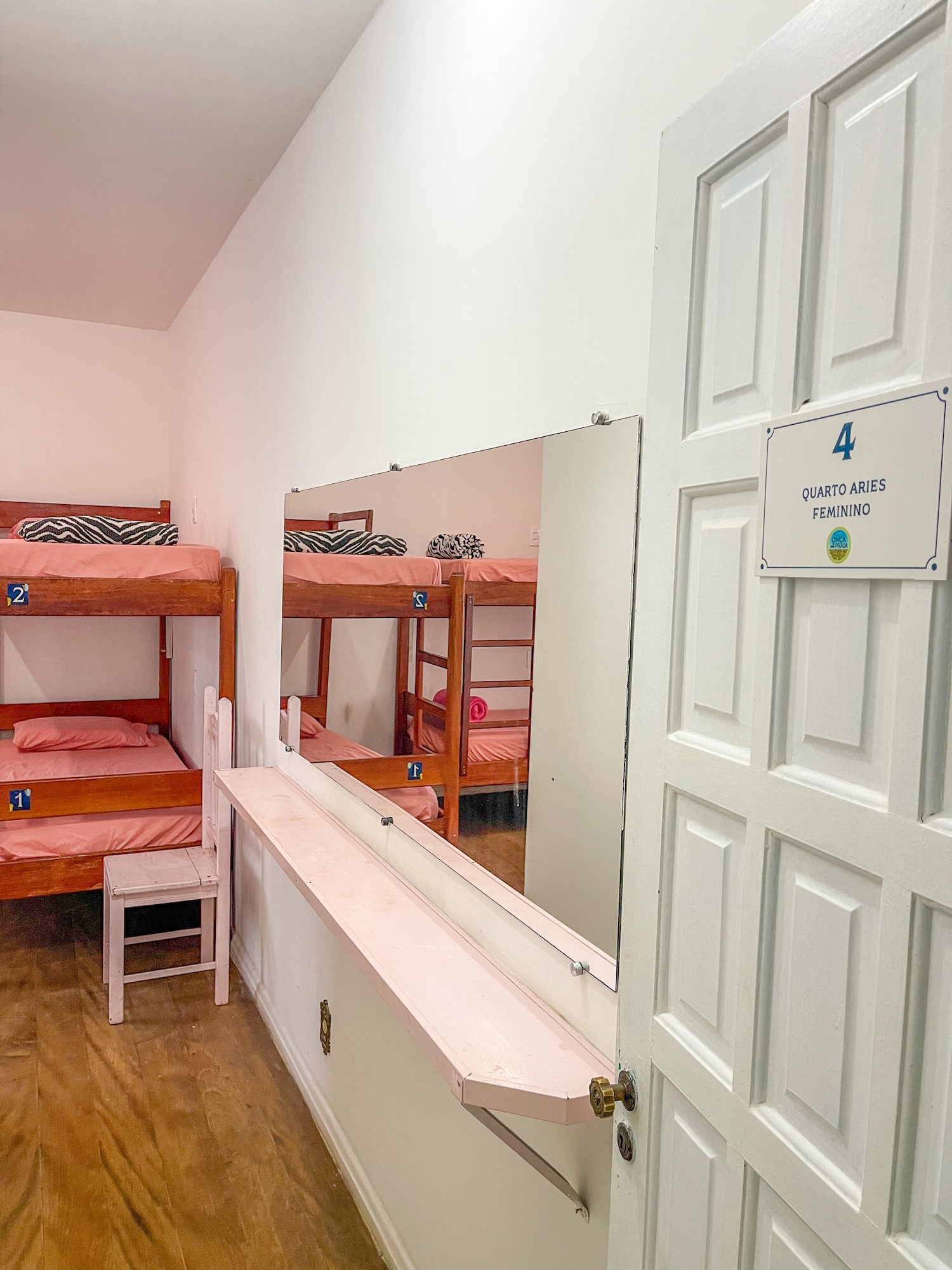 Female Dorm, Female Only, Basic, 4 Beds، Onça Da Praia Hostel 6/10