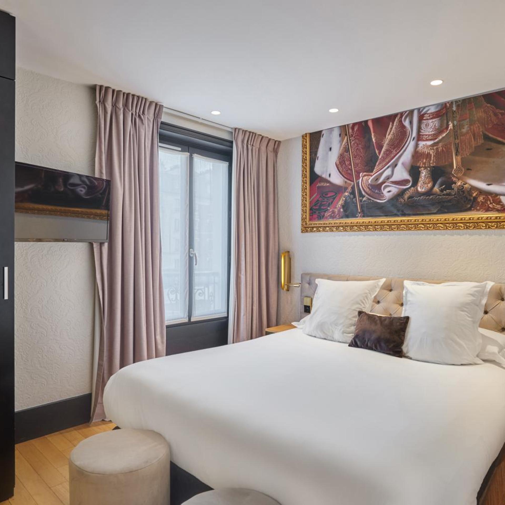 Room, Eiffel View