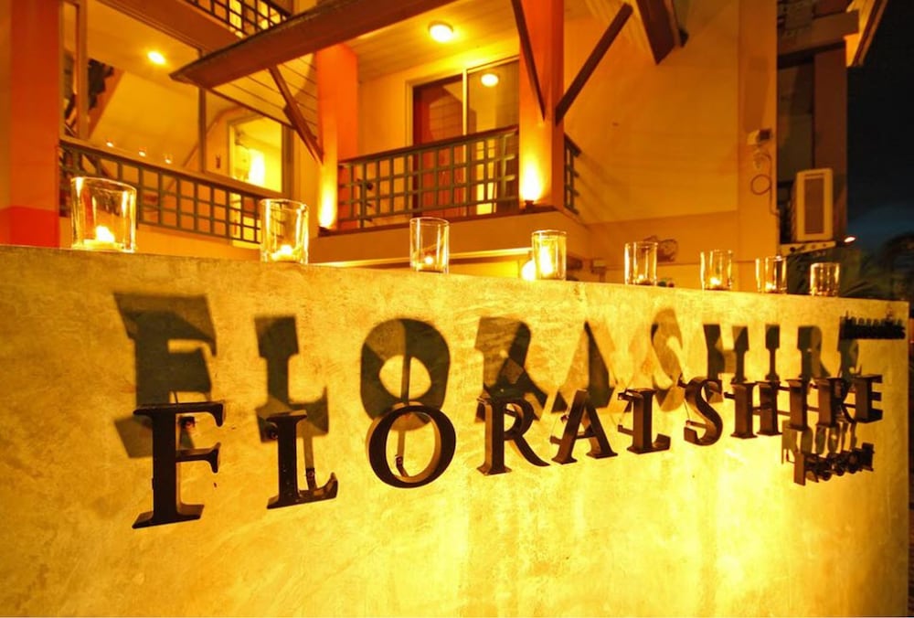 FLORAL SHIRE RESORT 48/51