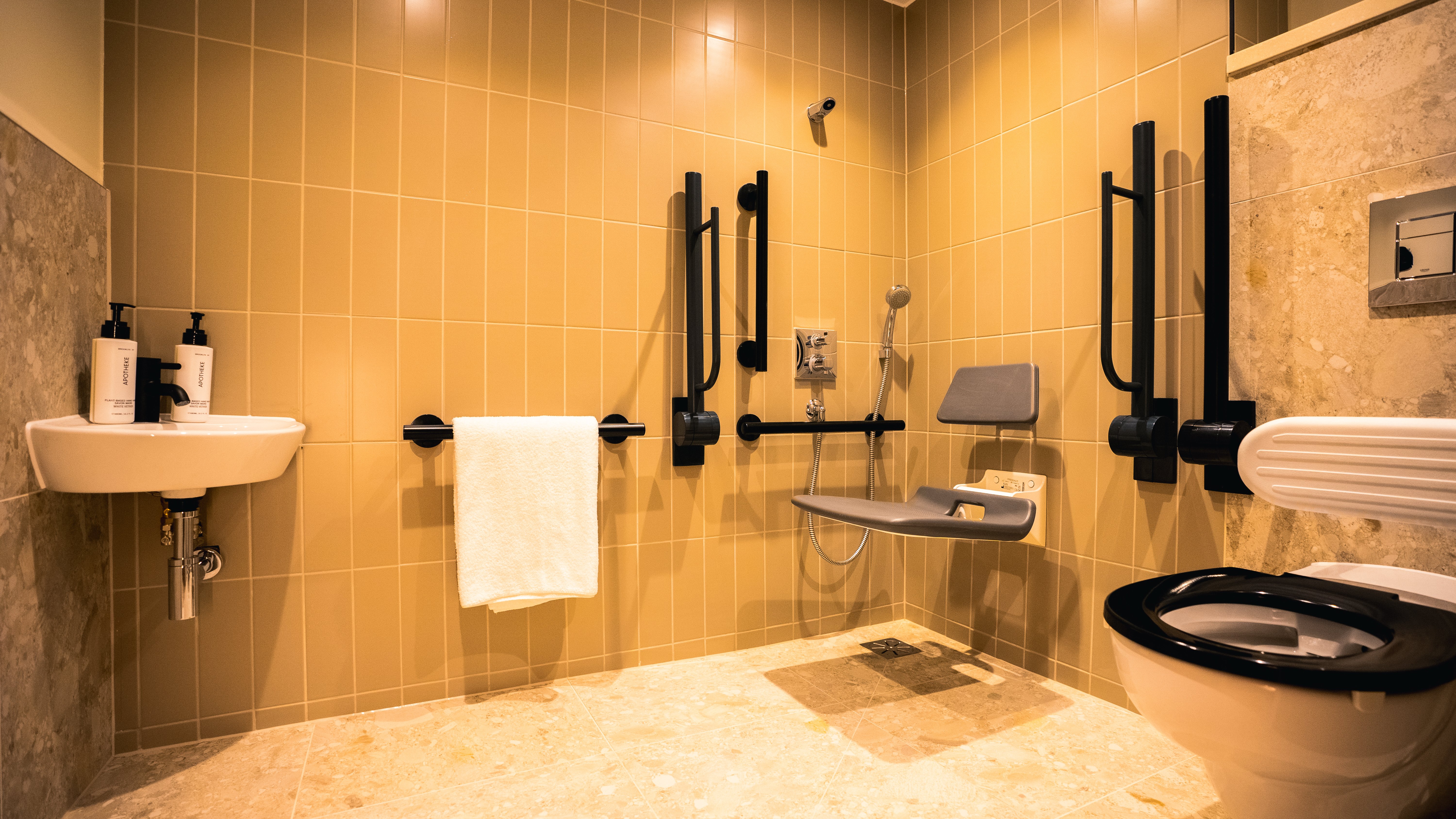 Holiday Inn London - Camden Lock by IHG 83/84