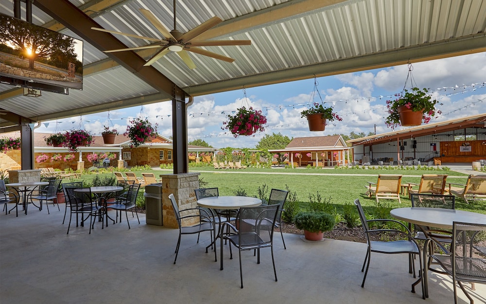 Carter Creek Winery Resort & Spa 25/39