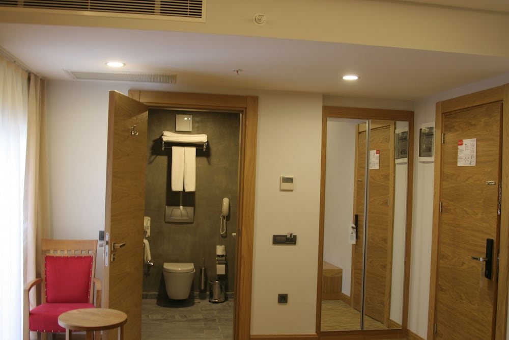 Bacacan Otel 50/50