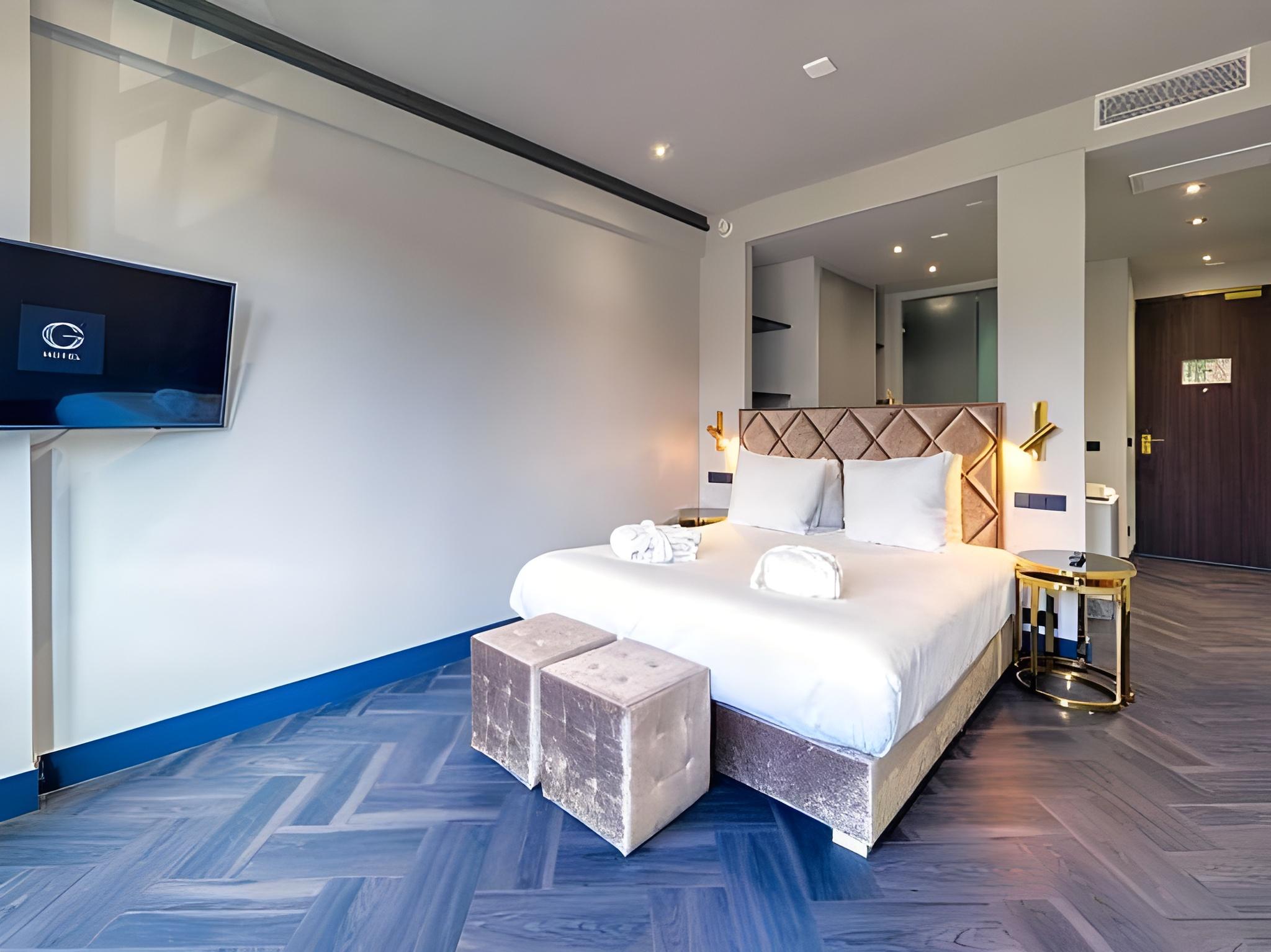 Room, Street View