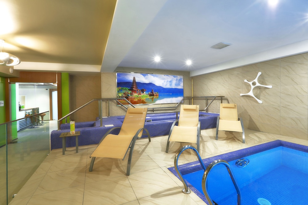 Diplomat Hotel Business Center 23/50
