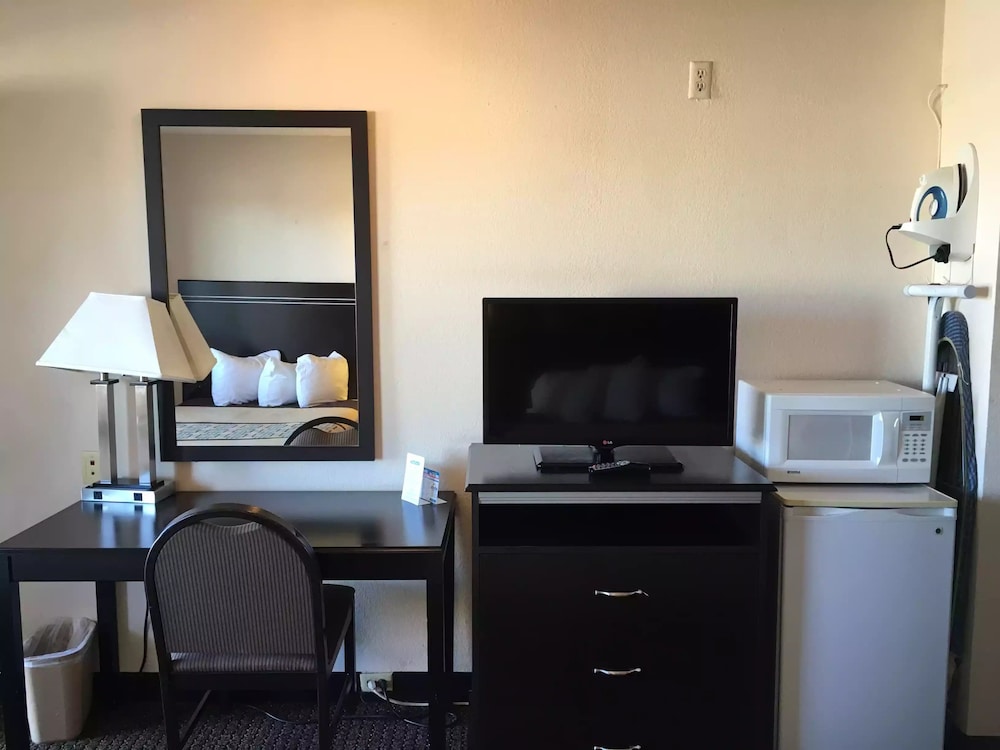 Americas Best Value Inn Hobbs 19/20
