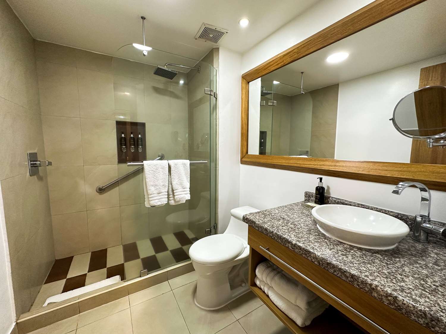 Wyndham Garden Quito 73/80