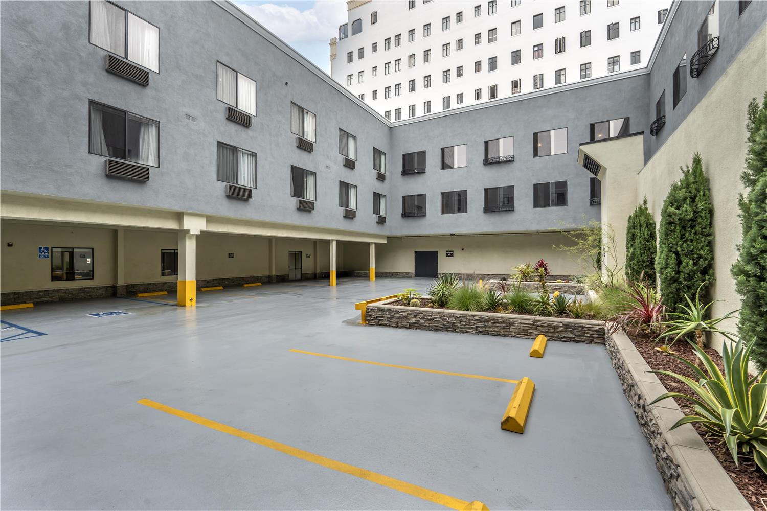 Best Western Plus Hotel at the Convention Center 49/51