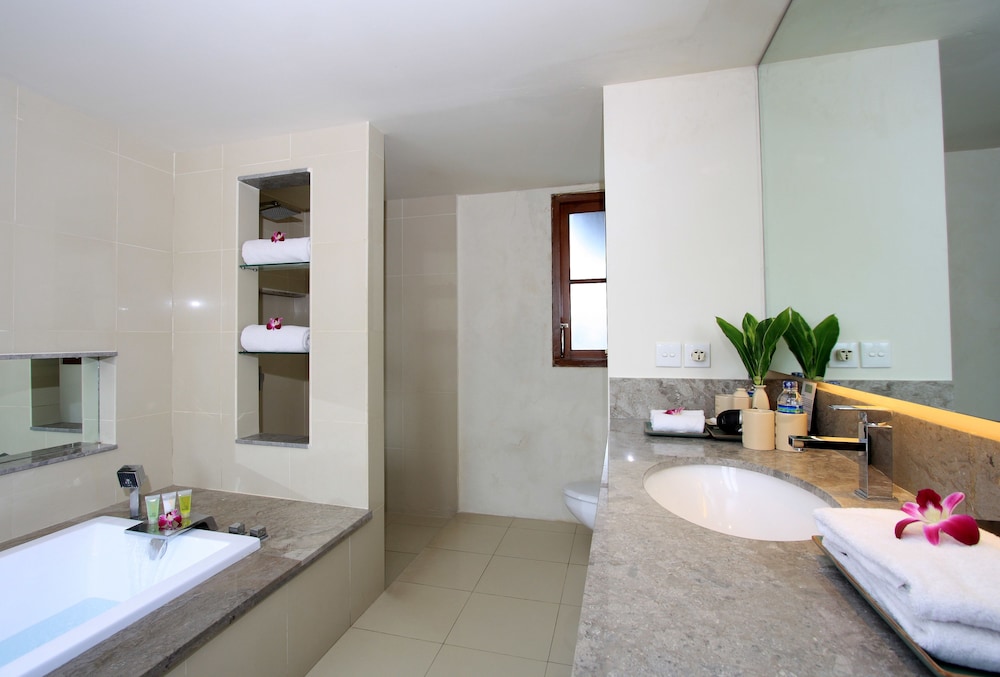 Serene Villas 47/49
