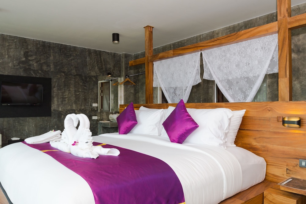 Maneetel Krabi Beachfront 11/50