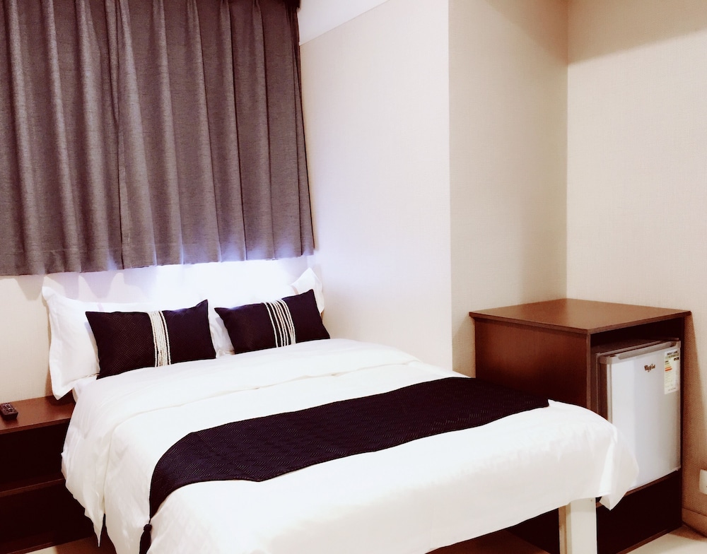 Seasons Hotel - Tsim Sha Tsui 6/57