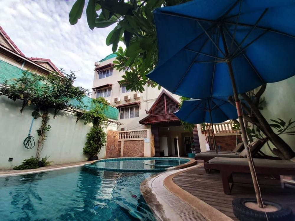 Siem Reap Riverside Hotel 65/67