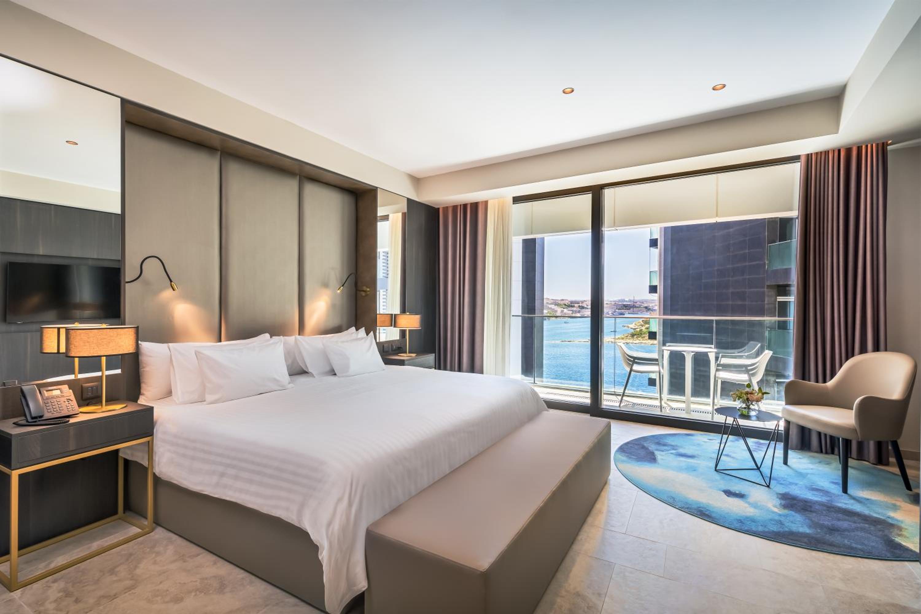 Superior, Double or Twin Bed, Lateral Side Sea View