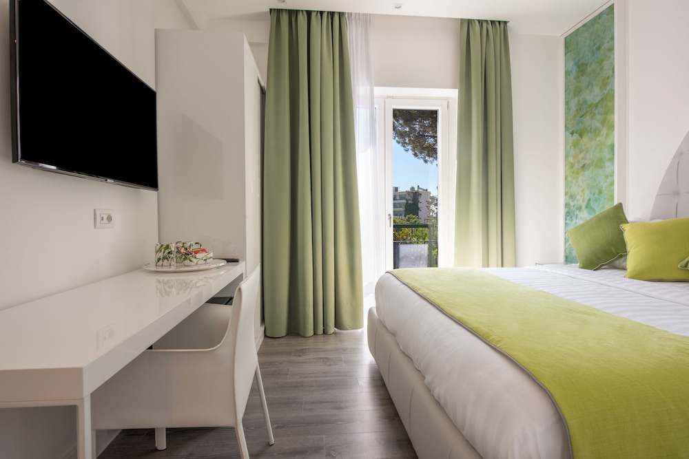 Diamond Suite 10/63