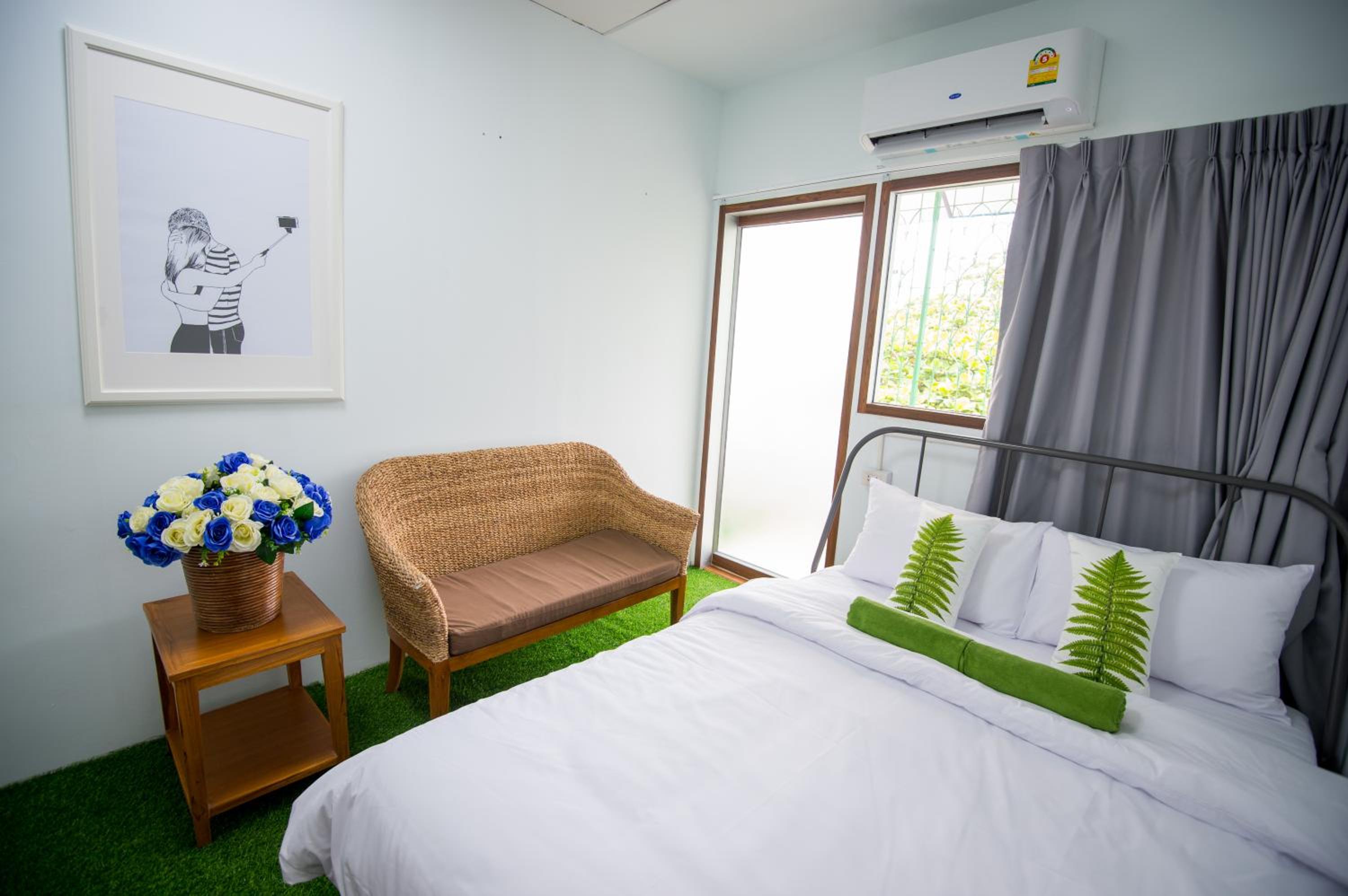 Victory Park Hostel 22/93