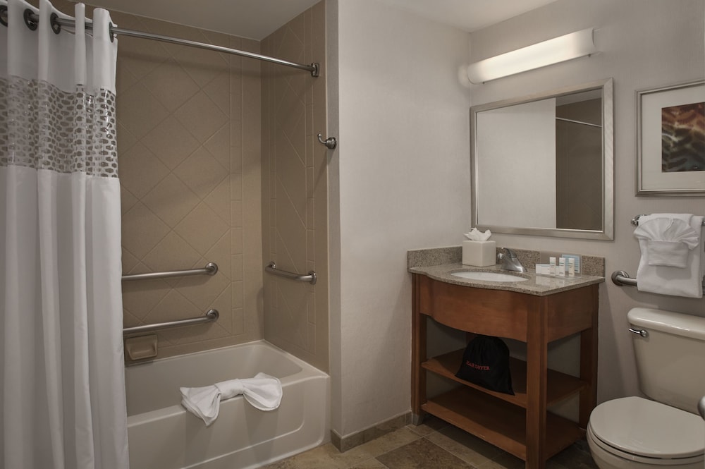 Hampton Inn and Suites Milwaukee Downtown 10/41