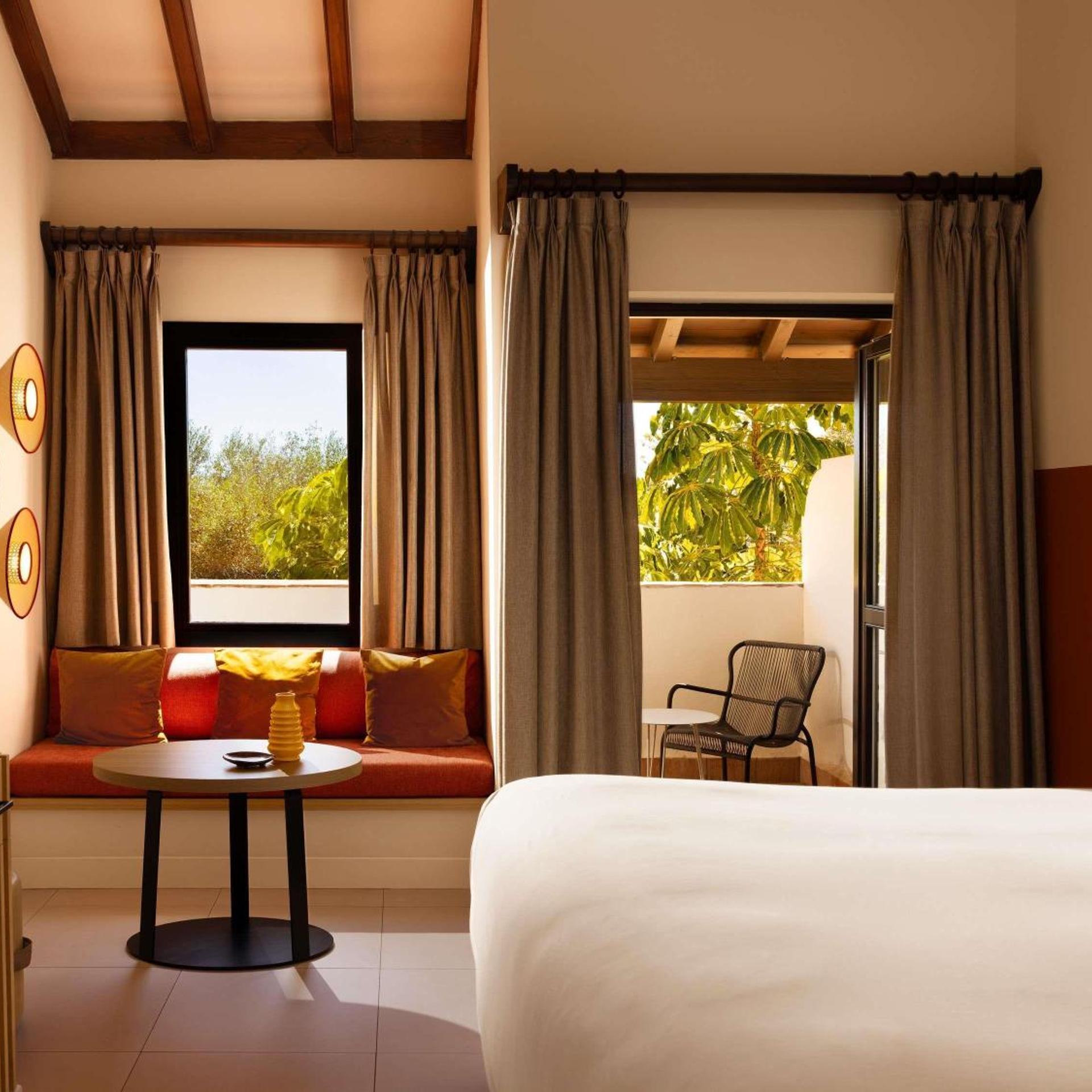 غرفة مريحة بسرير مزدوج، SO/Sotogrande Spa & Golf Resort Hotel 5/10