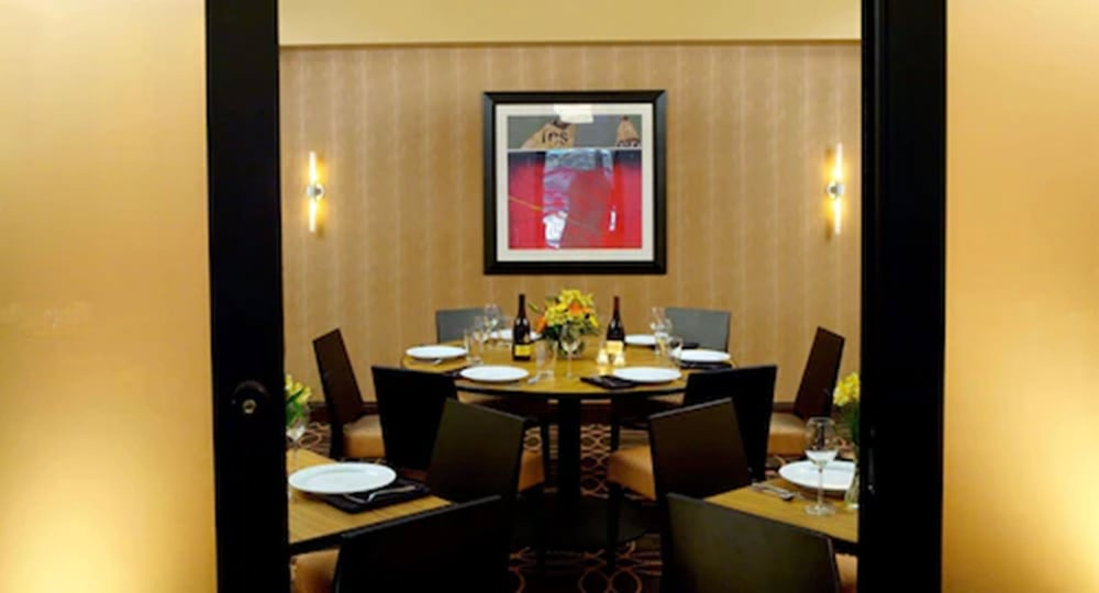 DoubleTree by Hilton Cleveland Downtown Lakeside 66/67