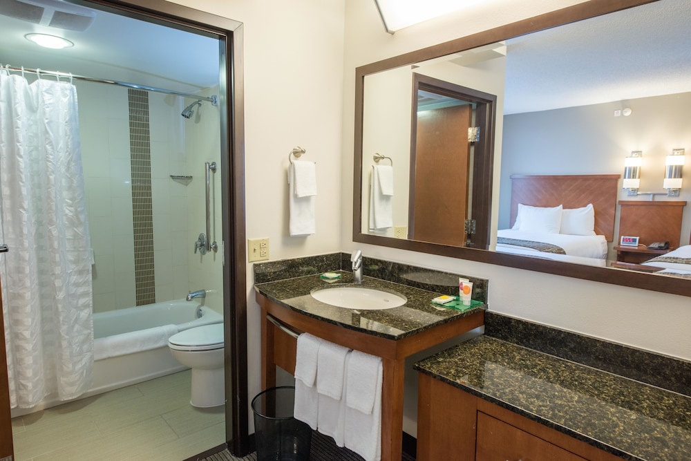 Hyatt Place Minneapolis/Eden Prairie 14/68