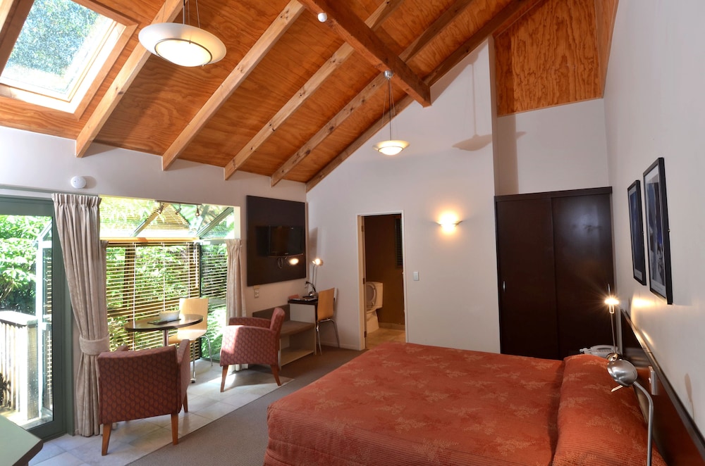 Rainforest Retreat 71/81