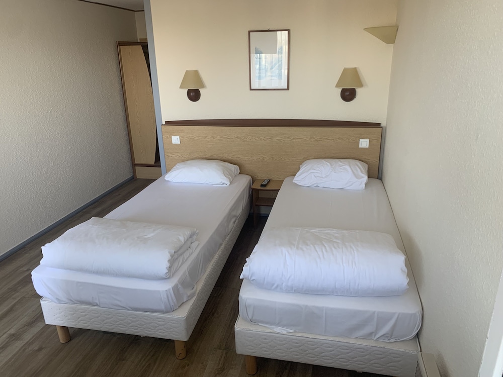 greet Hotel Chatellerault 10/43