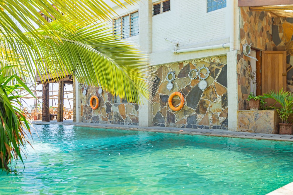 Ziwa Beach Resort 55/60