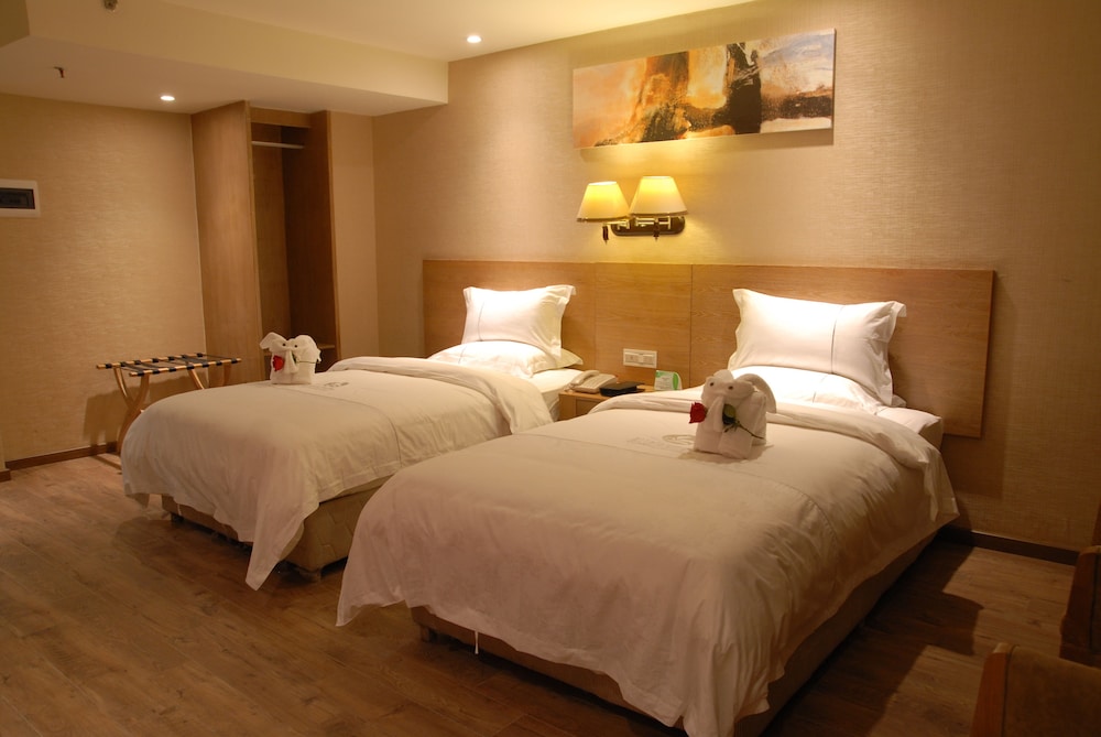 Insail Hotel (Guangyuanxincun Jingtai Pedestrian Street Guangzhou) 9/19
