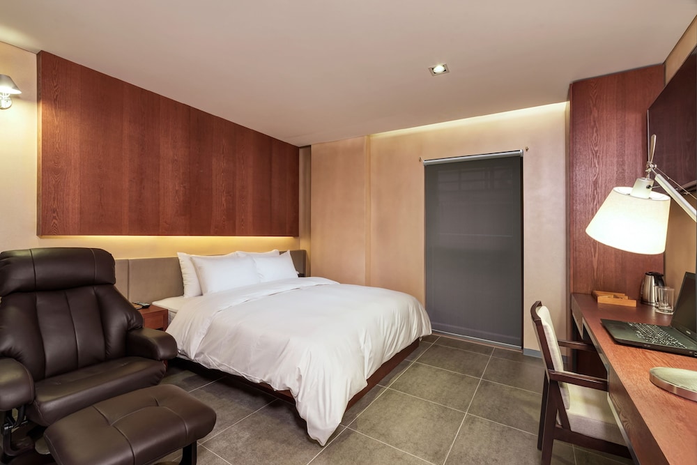 Capace Hotel 20/73