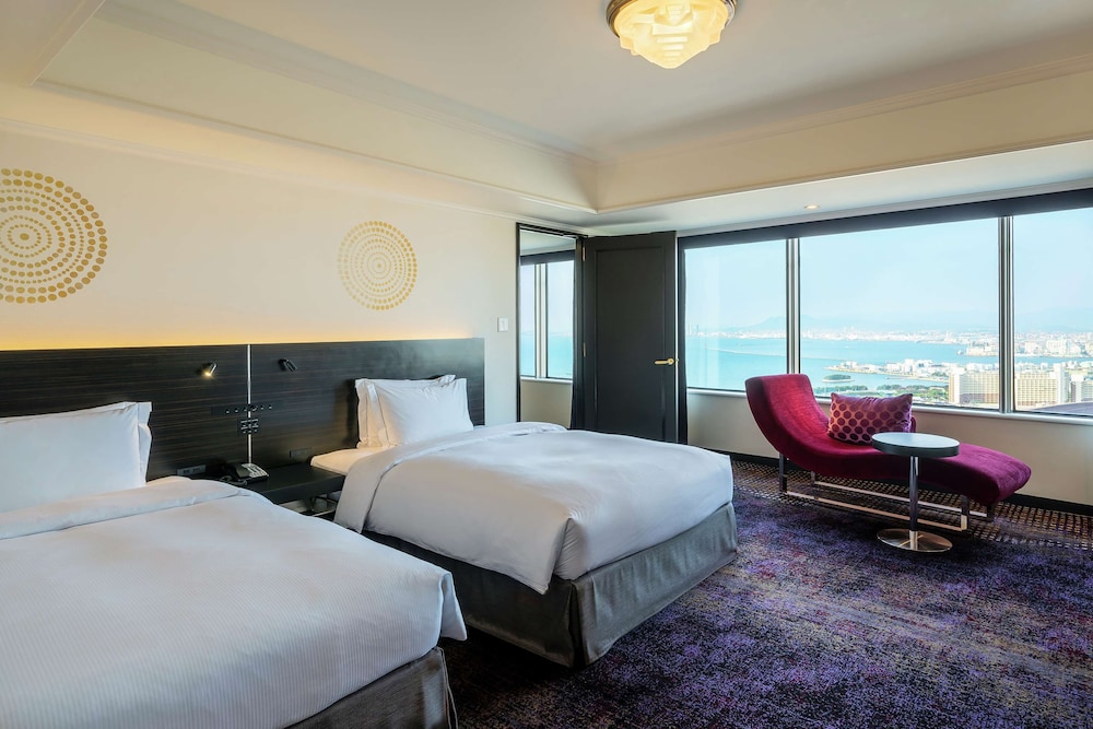 Hilton Fukuoka Sea Hawk 15/84