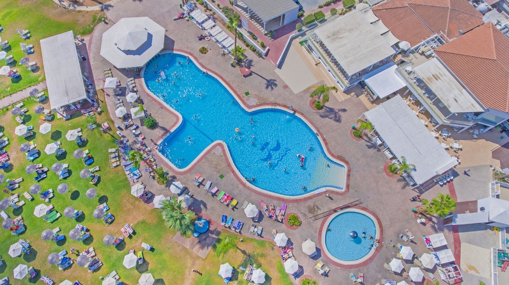 Marlita Beach Hotel Apartments 46/50