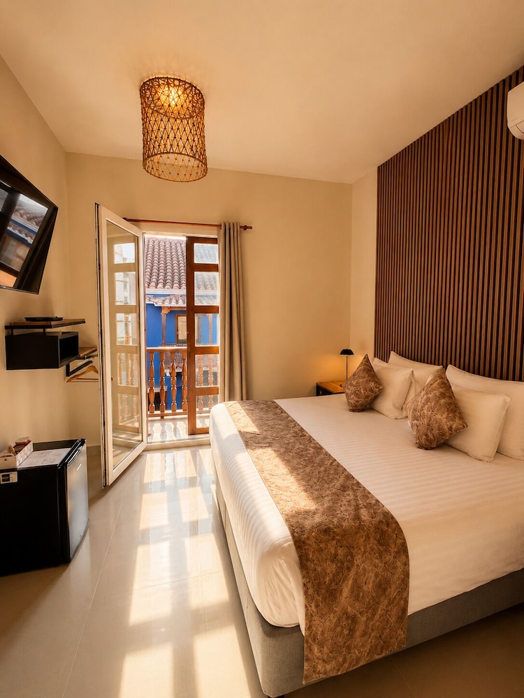 Ethnic Thematic Hotel 15/50