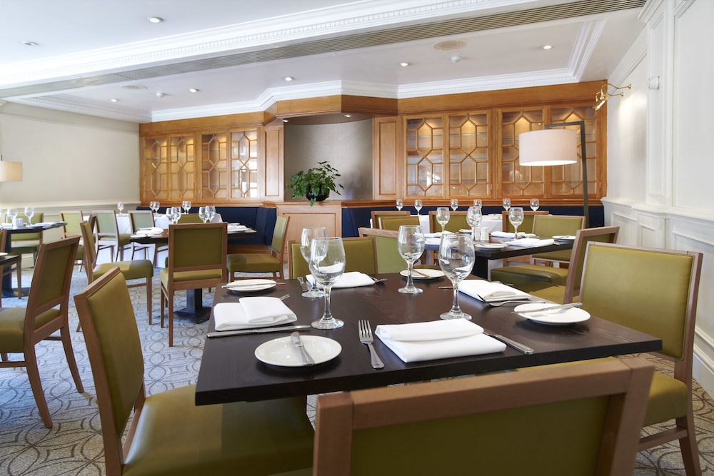 DOUBLETREE BY HILTON SOUTHAMPTON 69/93