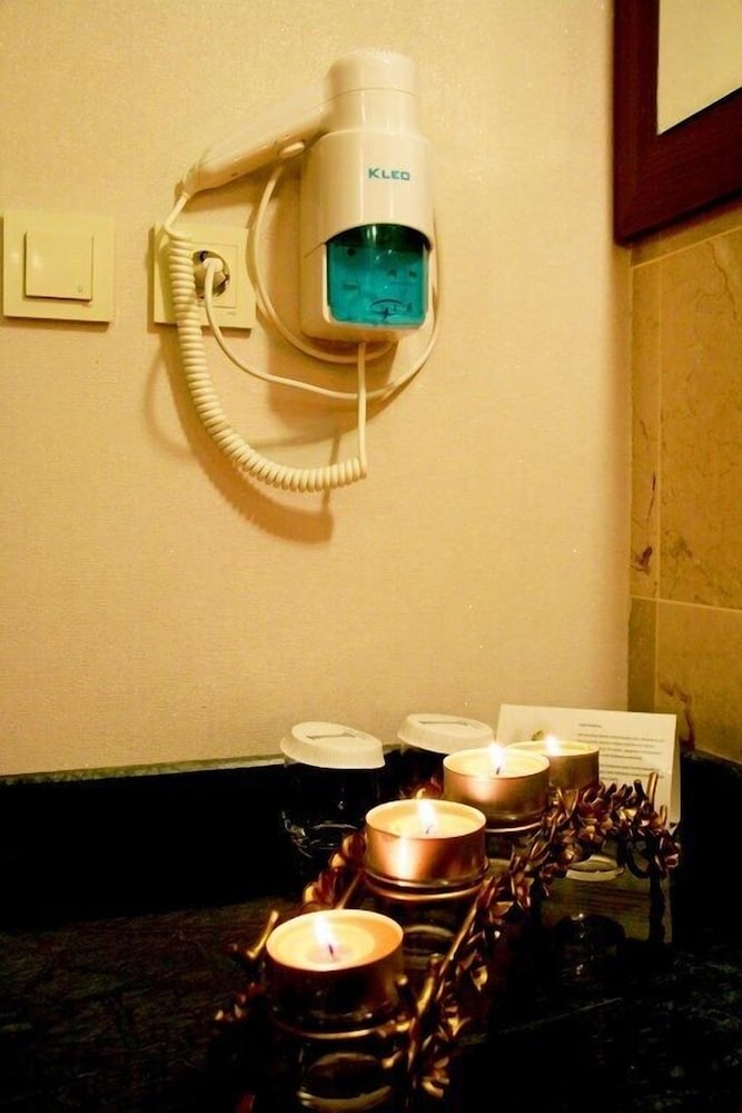 Adanava Hotel 5/50