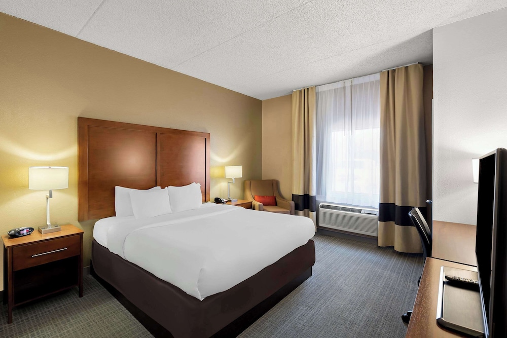 Comfort Inn & Suites Near Kino Sports Complex 12/58