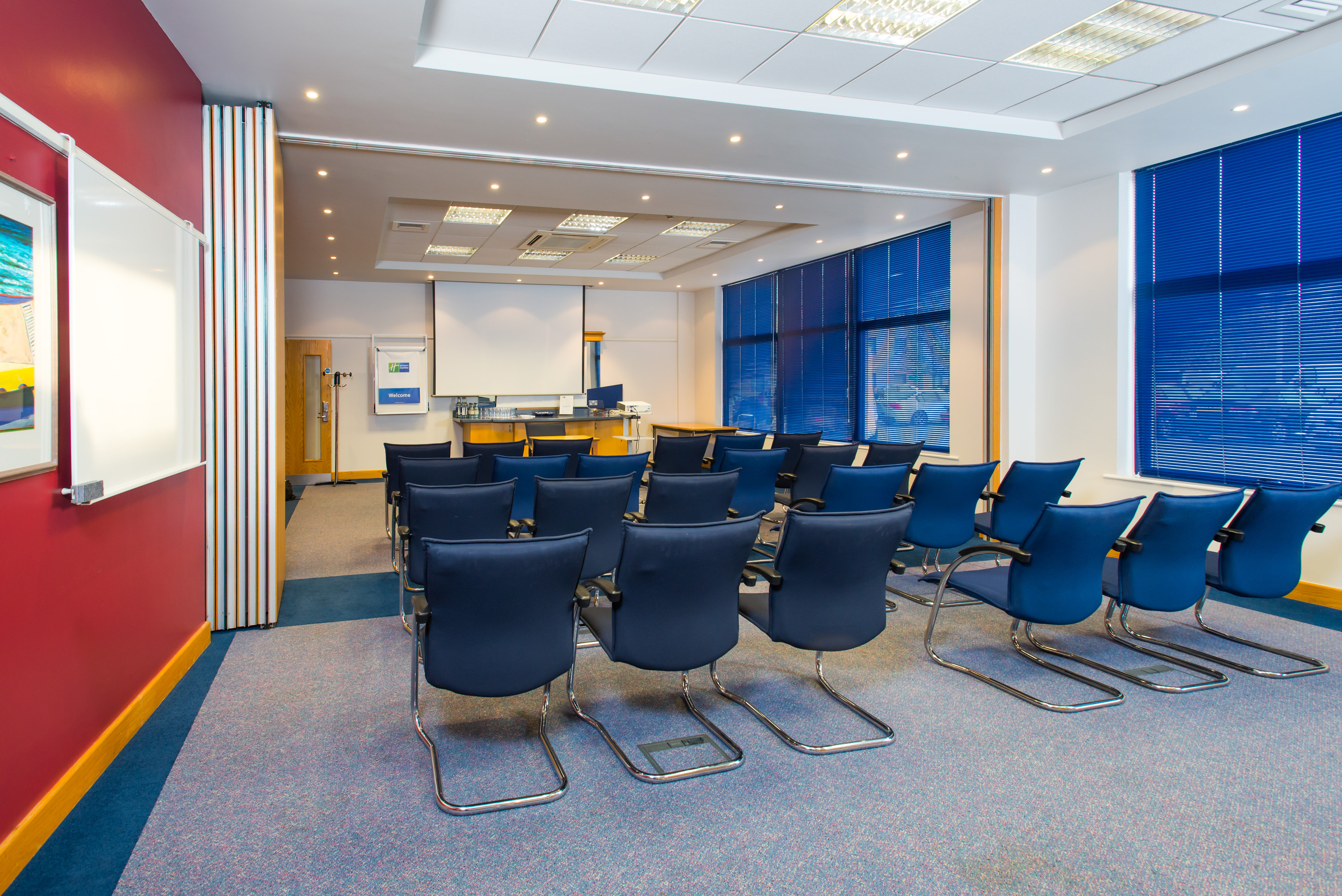 Holiday Inn Express Milton Keynes 25/46