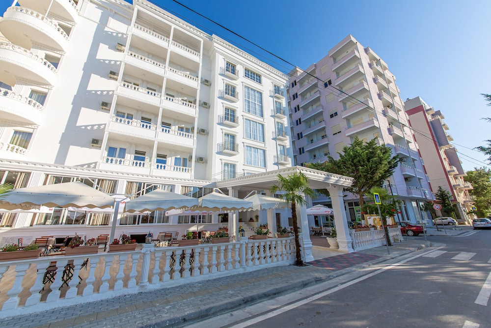 Esal Hotel 33/39