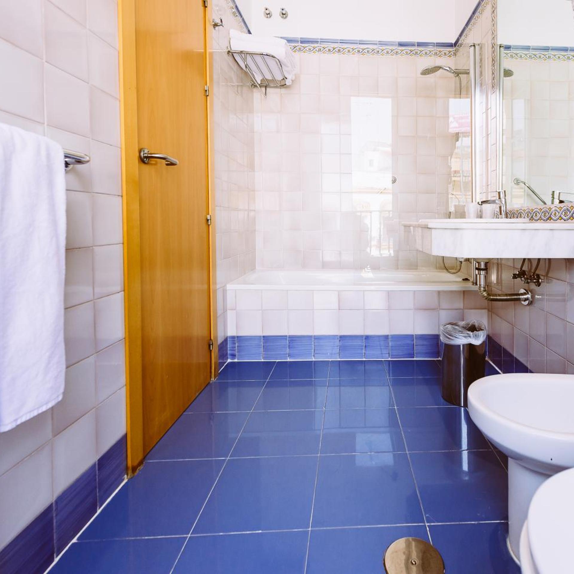 غرفة مفردة، Basic Hotel Dona Manuela 14/15